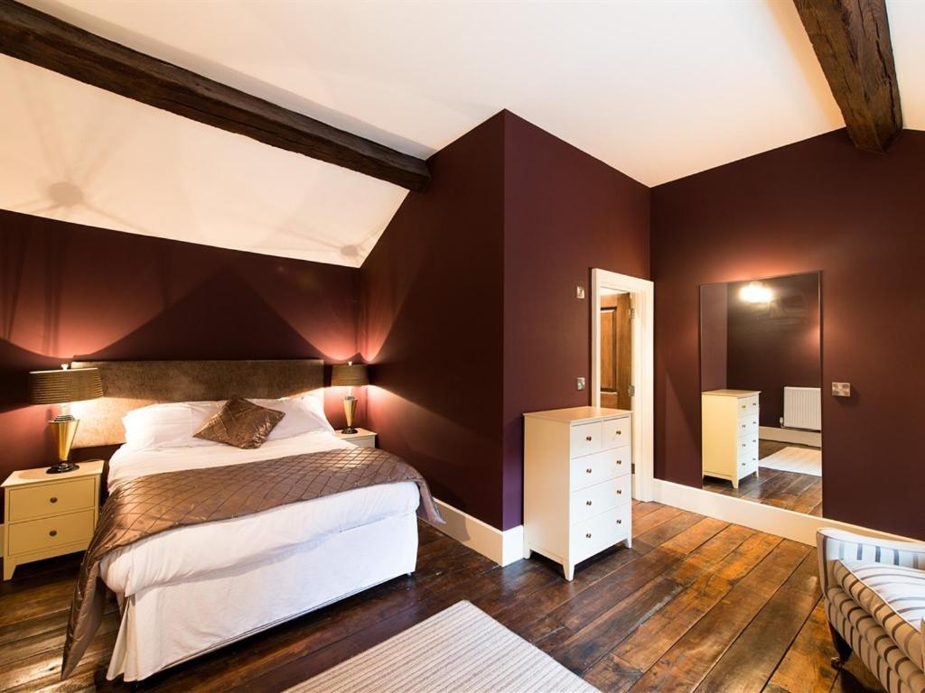 The Nags Head Hotel Монтгомъри Екстериор снимка