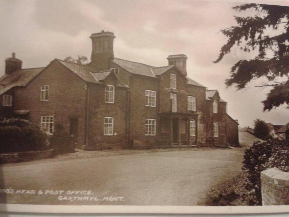 The Nags Head Hotel Монтгомъри Екстериор снимка
