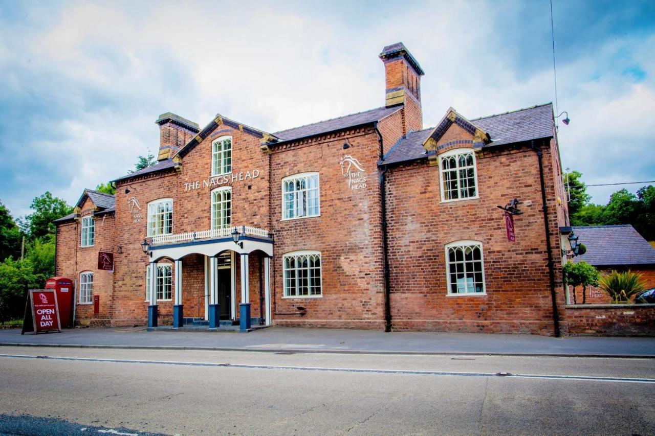 The Nags Head Hotel Монтгомъри Екстериор снимка