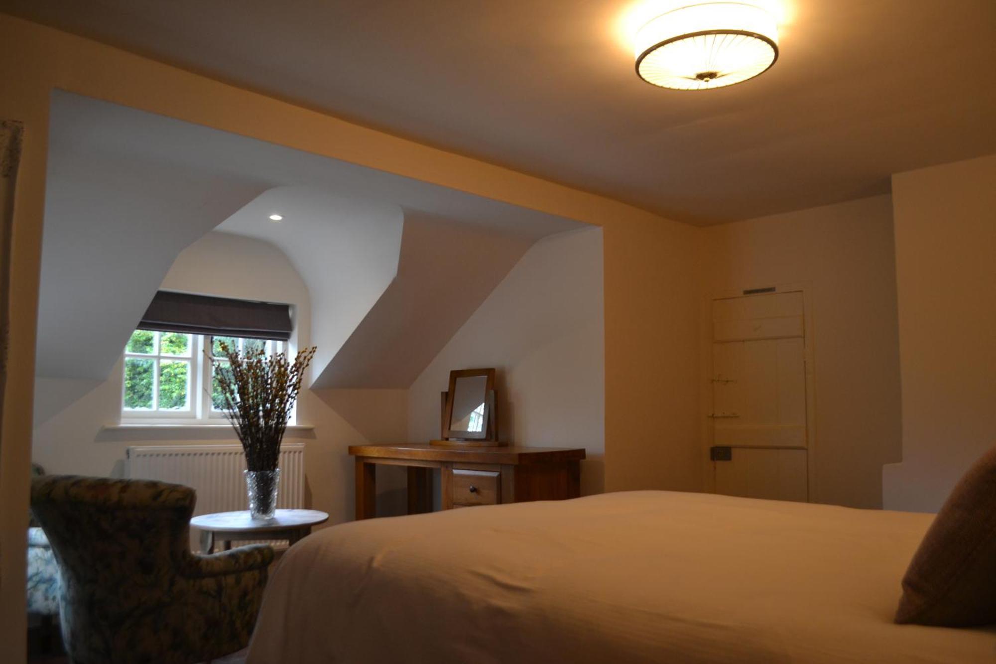 The Nags Head Hotel Монтгомъри Екстериор снимка