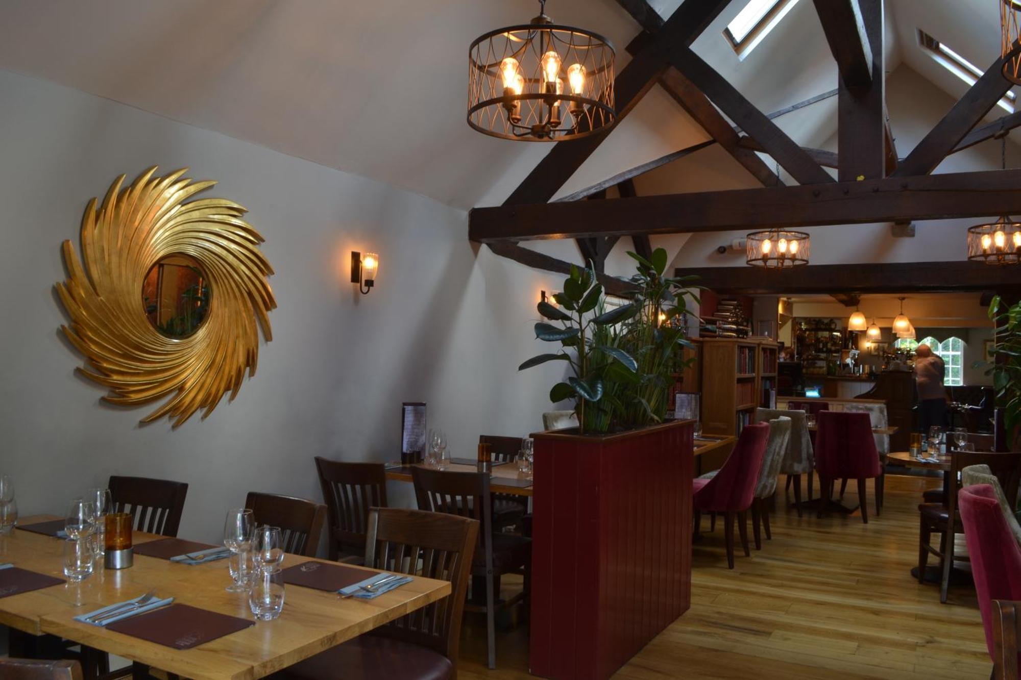 The Nags Head Hotel Монтгомъри Екстериор снимка