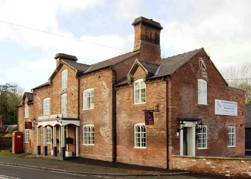 The Nags Head Hotel Монтгомъри Екстериор снимка